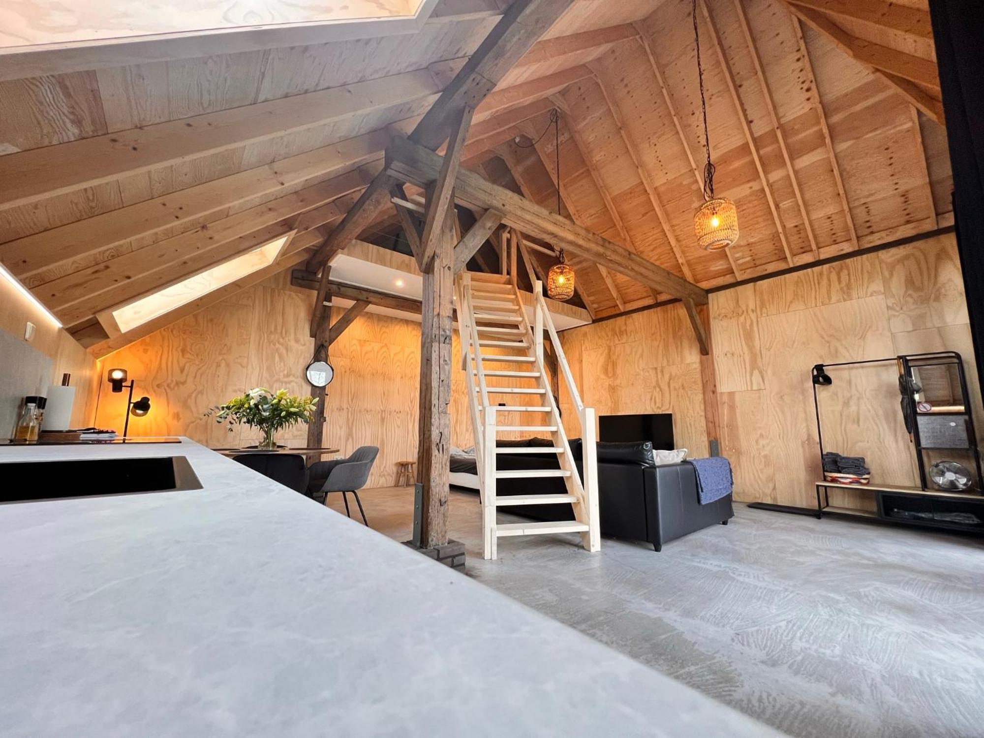 Wonen In Een Boerenschuur Uit 1899 Zwolle  Kültér fotó